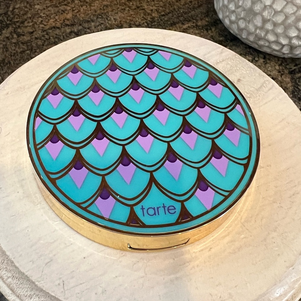 RARE and Sought After Tarte Rainforest of the Sea Volume III Eyeshadow Palette - Picture 3 of 7